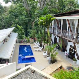 Viesnīca Ballena Dorada Lodge pilsētā Uvita