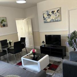 Zinoc Delight, free parking, at City centre, close to the sea & lovely places, hotel in Blyth