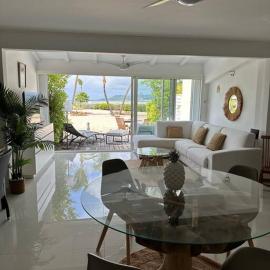 Palm & Sea, 1 chambre sur la plage, Nettle Bay Beach Club, hotel in Baie Nettle