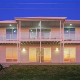Relax at 36, hotel in Hardwicke Bay