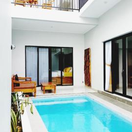 Peaceful Private 4 BR YY Bali Villa, Jimbaran Nusa Dua, In Central Kuta