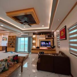 Luxury Vacation House Oceanfront in Lila, Bohol, hotel a Lila