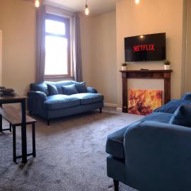 Family-Friendly 4BR Home Near Beach