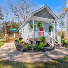 Deltaville 2BR Retreat, Walk to Museum, Boat Parking: Deltaville şehrinde bir otel