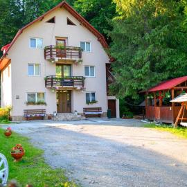 Viesnīca Cabana Rodica pilsētā Arješeni