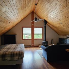 Carriage House - 2 suites- HIKE & REST - EV plug, hotel i Golden
