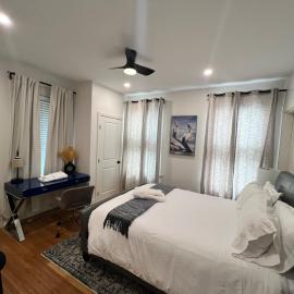 Harvrd-MIT-B.U./Parkfree/Single Family residence, khách sạn ở Boston