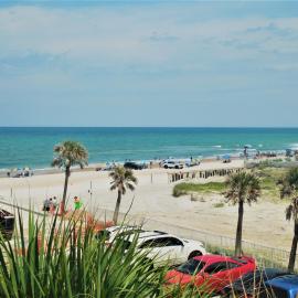 Beachside Bliss Ocean-View Condo with Pool and Private Beach Access, hotel di Daytona Beach