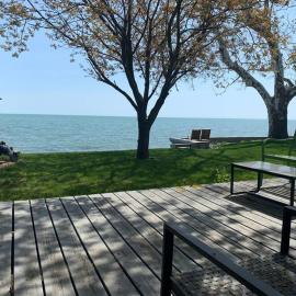 "Hook, Line,& Sinker"-At the edge of Erie 7 plus 1, Hotel in Kingsville