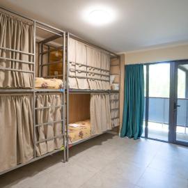 Коворкинг-резорт ololoAkJol, hotel di Kosh-Kël'