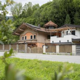 Apartment Neukirchen near Ski Slopes