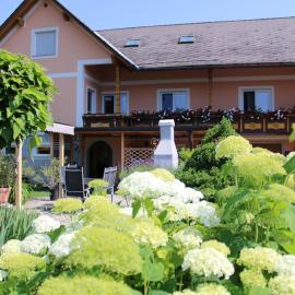 Ferienwohnung und Gästezimmer Gaspar, hotel a Halbenrain
