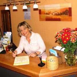 Hotel-Pension Grüne Linde, хотел в Делич