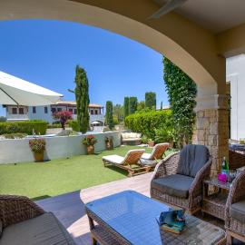 Junior Villa Zeus, hot tub and communal pool, Aphrodite Hills, hotel v destinaci Kouklia