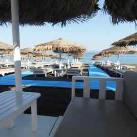 Perissa BeachFront Rooms, hotel em Perissa