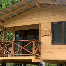 Cottage Cozy Side with Stunning Mountain View, hotel a Mestia