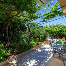 Holiday Home Trget I، فندق في Trget