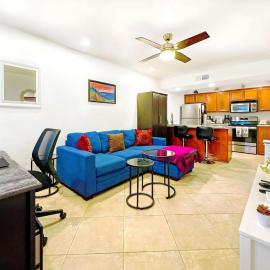 Cozy & Peaceful Sedona Condo with Pool, walk to Restaurants, Shops & Hiking Nearby, viešbutis mieste Sedona