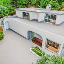 Flores Garden Retreat