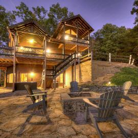 View-Topia STUNNING VIEWS - Hot tub - Gameroom, hotel in Blue Ridge