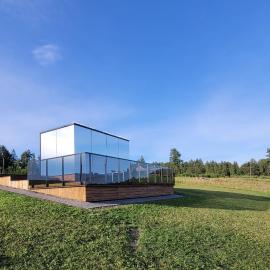 Suure Silgu peegelmaja, hotel i Jõksi
