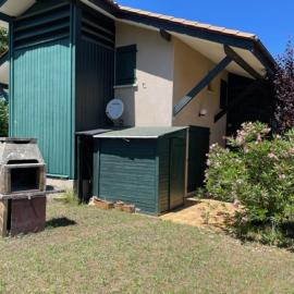 Maison avec jardin- à 3' du lac, hotel din Hourtin