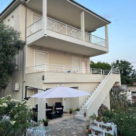 Aiolos Seaside Apartment