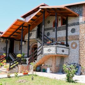 Bujtina Syni Zi "Keshtjella" - Shengjin, hotel en Shëngjin
