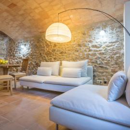 'La Petita' Cruilles Costa Brava Chic Welcoming Cottage Medieval Village, hotell sihtkohas Cruïlles