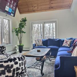 BruinsDen- Hot Tub, Foosball, Mountain Views โรงแรมในคิลลิงตัน