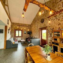Gîte à La Ferme de l'Oasis, hotel Saint-Marcel-de-Félines városában