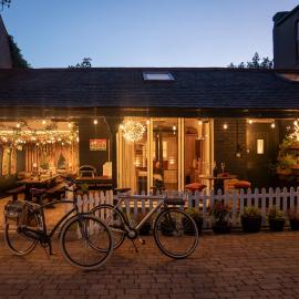 Garden Cottage at Old Post Office، فندق في Bardon Mill