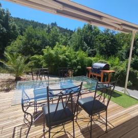 Gîte La Bauge 1 à 7 personnes 26400 Montclar sur Gervanne, hotel din Montclar-sur-Gervanne