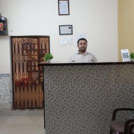HOTEL ROYAL INN: Satna şehrinde bir otel