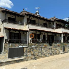 Tanias House، فندق في بلاتانياس