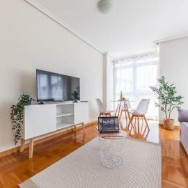 Charming Coastal Apartment Steps from the Beach, Hotel in La Arena