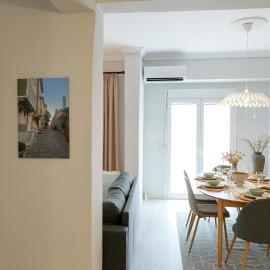 Freya Apartments - Spacious 85 m2 2 Bedroom Private Home, hotel din Xanthi