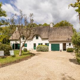Gîte typique au calme avec jardin paysagé proche Guérande et La Baule, wifi inclus - FR-1-306-937、サン・リファールのホテル
