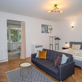 Elegant 1BR Vake Apt for 3 - By Wehost