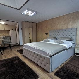 Shelby Accommodation -Adult Only-