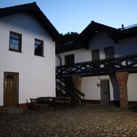 Pokoje u Iwonki - Barzowice – hotel w mieście Barzowice