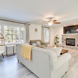 3 Mi to Kalahari: Pocono Summit Home w/ Pool Table, hotel Pocono Summitban