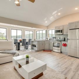 Walk to Harveys Lake! Modern Apt w/ Water Views, hotel in Harveys Lake
