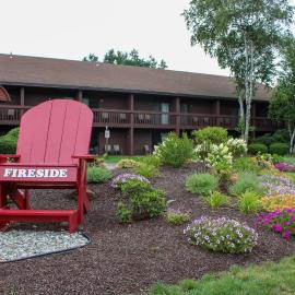 Fireside Inn & Suites Gilford, hotel di Gilford