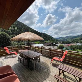 Chalet Privé avec Vue Panoramique sur les Montagnes & Proche LAC