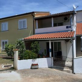 Apartments with parking space Cizici - Krk - 15415