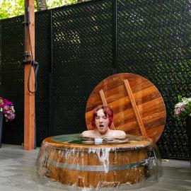 Purple City Retreats - Luxury Yurt & Spa, hotel Portlandben