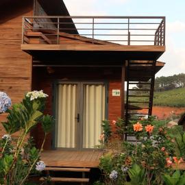 Berla (2)에 위치한 호텔 Lâm Khanh Home Bảo Lâm- Nhà gỗ bên rừng thông