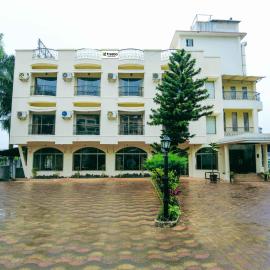 Treebo Reveniir Resort with Pool, hotel in Lonavala