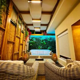 Oasis Urban 3-Bedroom Apartment with private patio